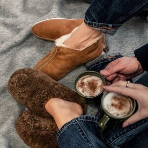 Shepard genuine shearling Annie slippers